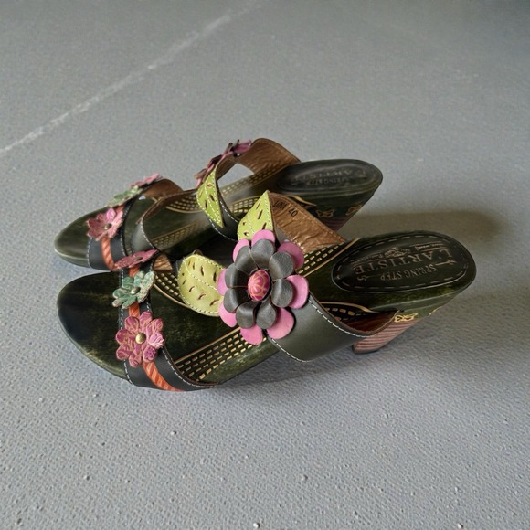 Spring Step Shoes - L'Artiste by Spring Step Women's Lona Leaf & Flower Sandals 9